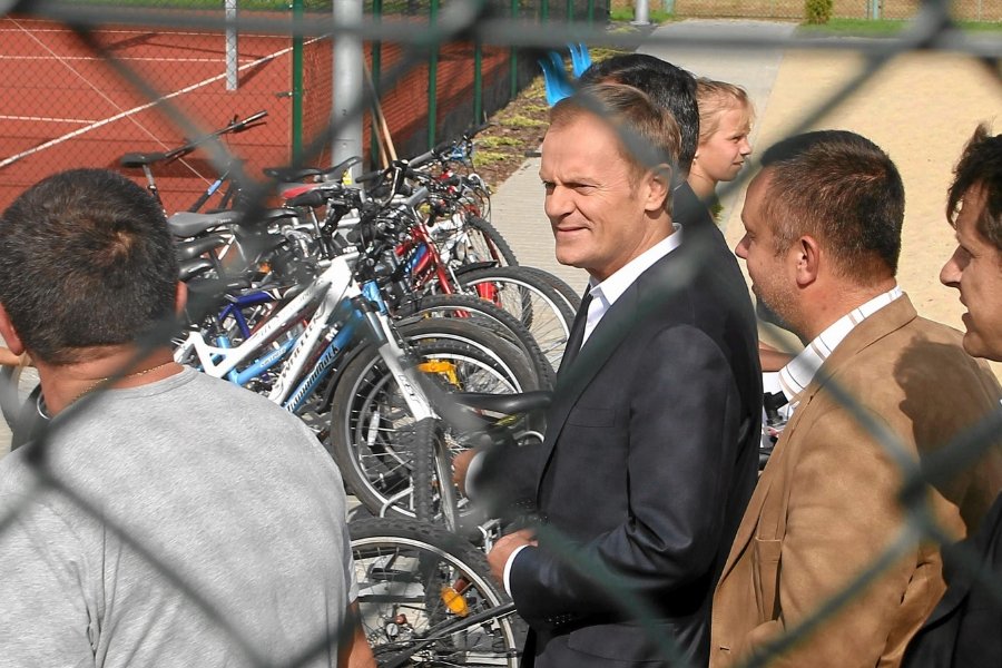 Donald Tusk na jednym z Orlików podczas kampanii wyborczej w 2011 r.