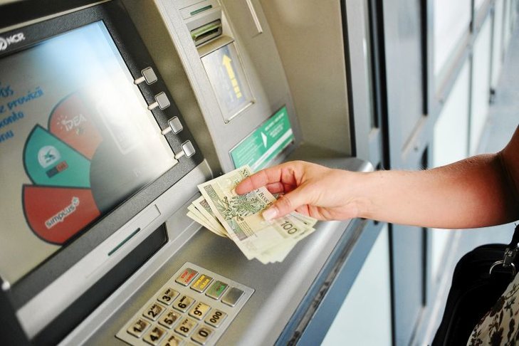 17 proc. Polaków drze koty o pieniądze. Polacy kłócą się o budżety domowe.