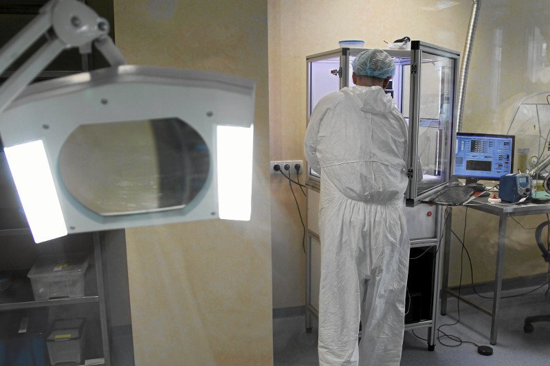 Laboratorium technologiczne pracowni pomp serca w Fundacji Rozwoju Kardiochirurgii im. prof. Zbigniewa Religi w Zabrzu.