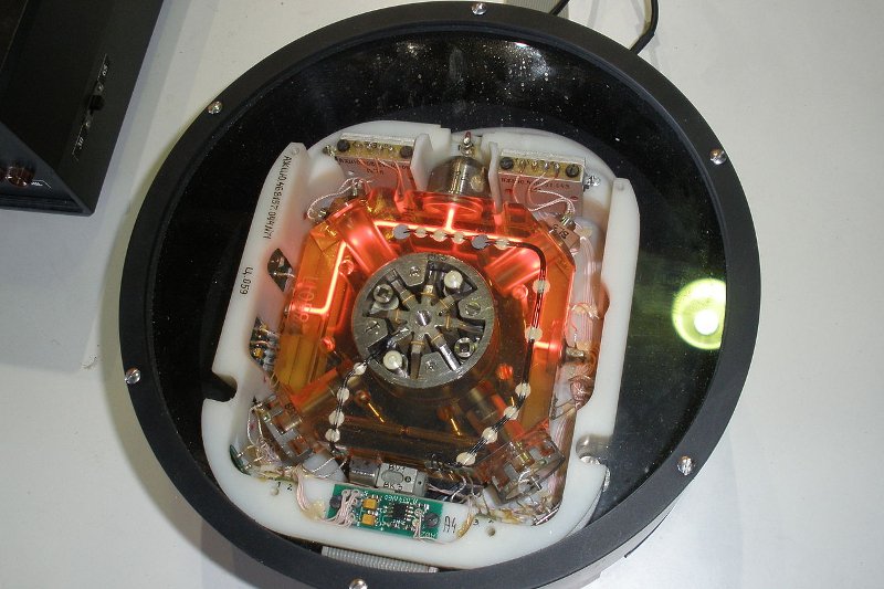 Żyroskop laserowy to przyrząd wykorzystywany w wielu systemach nawigacji. Dwie polskie firmy tworzą budują prototyp jego unowocześnionej wersji