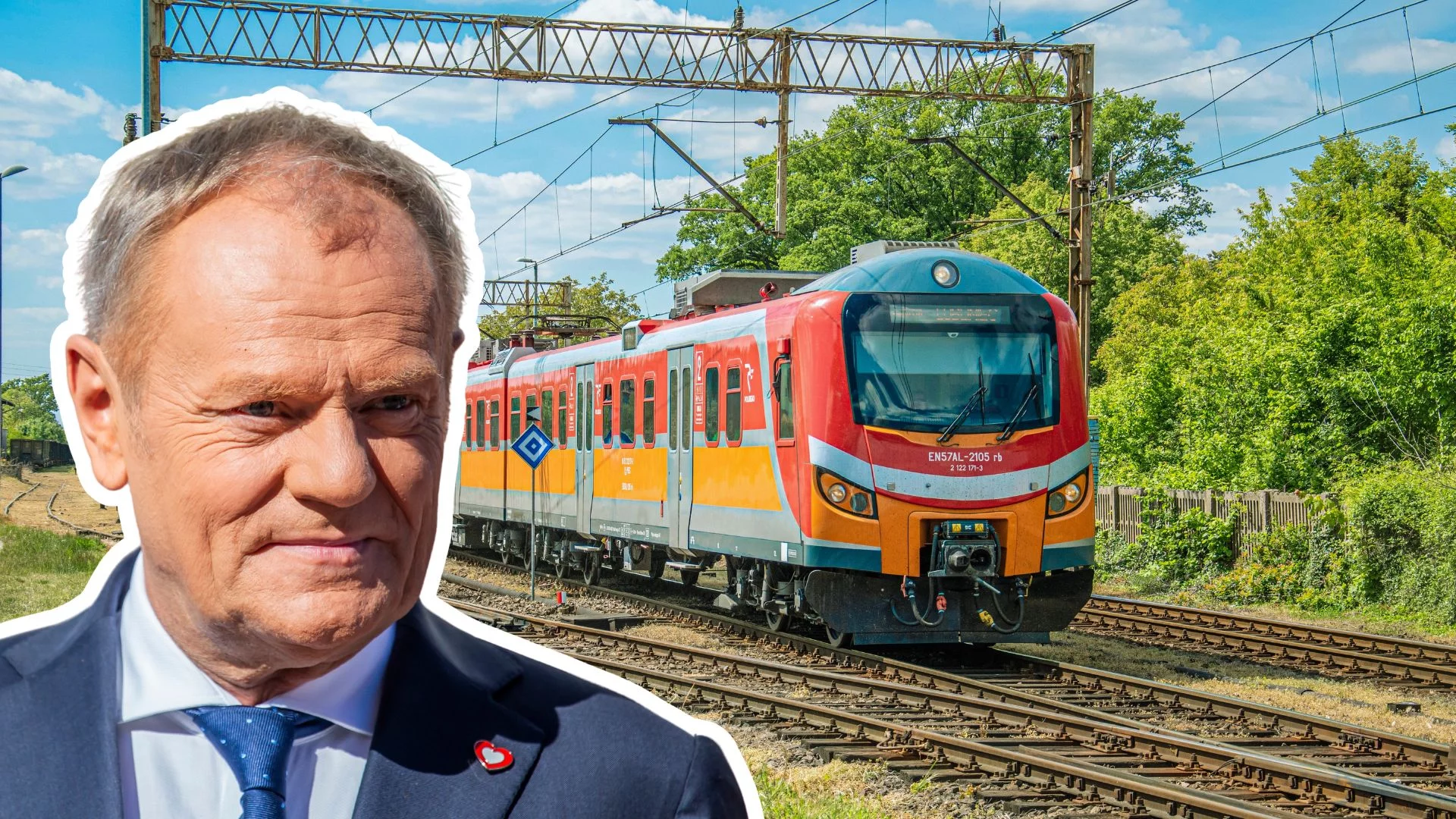 Donald Tusk, w tle pociąg Polregio. Po 33 latach pociąg wrócił do Łomży. Tusk już szykuje następne