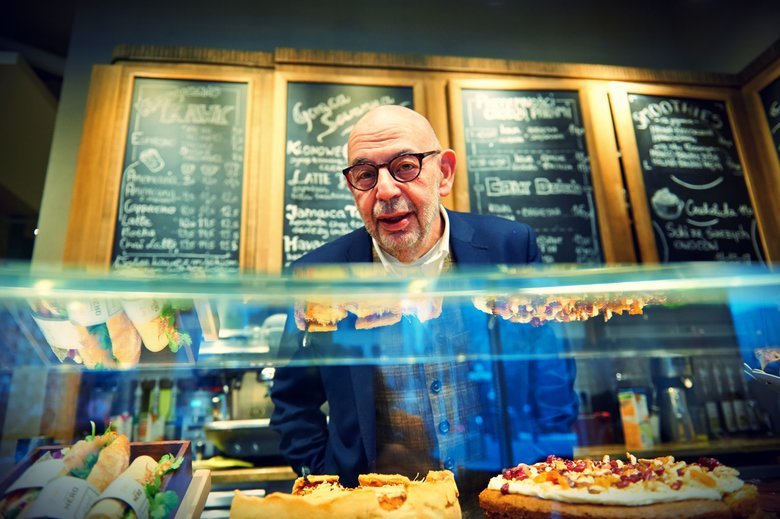 Własna kawiarnia - jak zacząć? Adam Ringer, prezes Green Caffe Nero, opowiada o kawiarnianym biznesie.