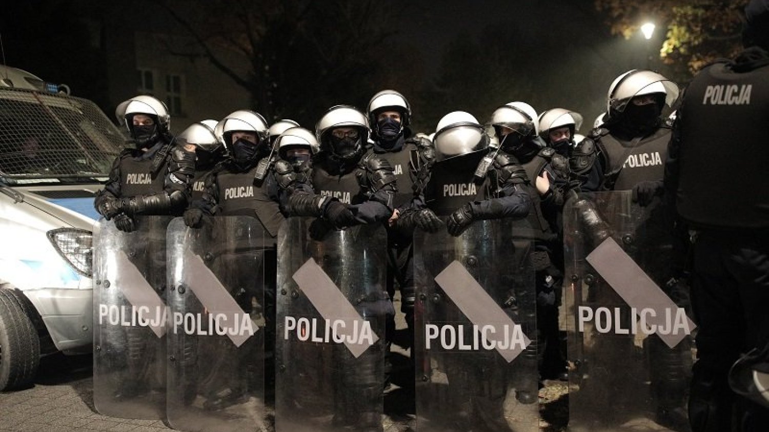 Kolejni dołączają do poprzednich protestów.