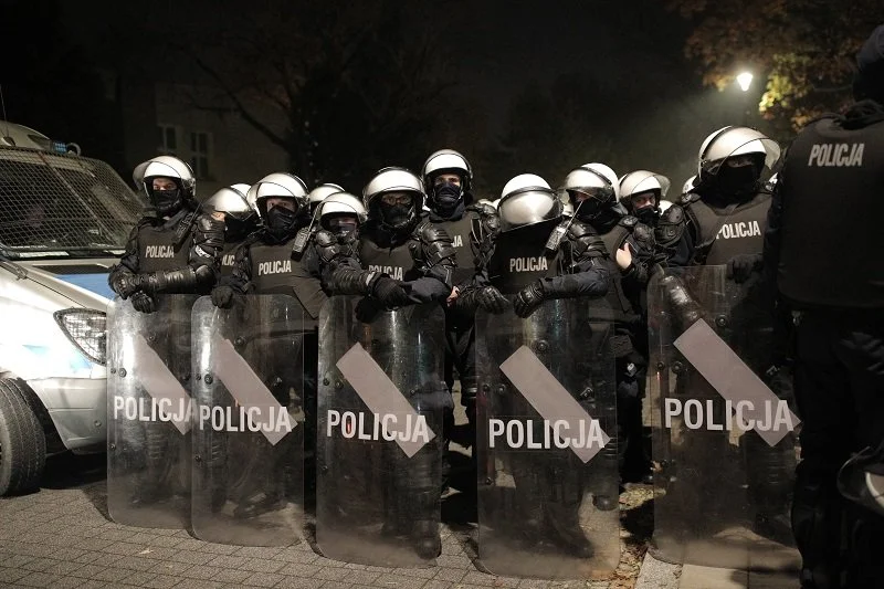 Kolejni dołączają do poprzednich protestów.