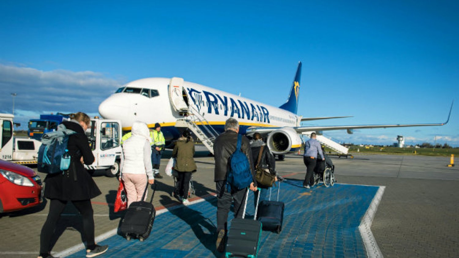 Do tej pory pasażerowie linii lotniczych Ryanair mogli wnieść na pokład samolotu dwa bagaże podręczne. Te przypisy zostaną jednak za chwilę zniesione