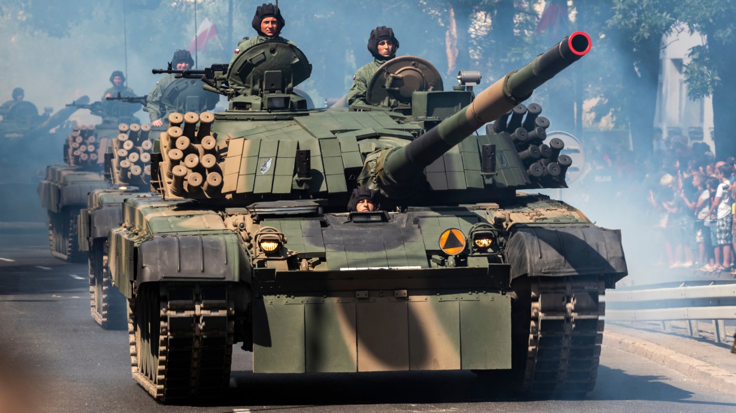 Polska uruchamia spółkę Chrobry. Decyzja, która może wywołać efekt domina Polskie czołgi na defiladzie.