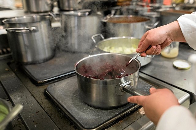 W znanych warszawskich restauracjach pracowali niewolnicy z Ukrainy i Białorusi