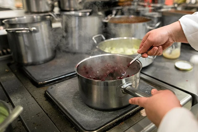 W znanych warszawskich restauracjach pracowali niewolnicy z Ukrainy i Białorusi