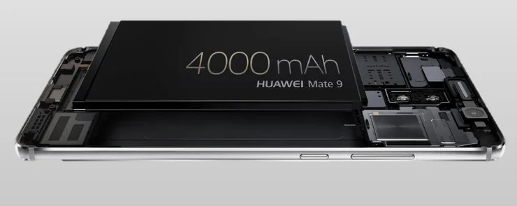 System SuperCharge Huawei należy do najszybciej ładujących na świecie. Zamiast kilku godzin baterię można naładować w 20 minut