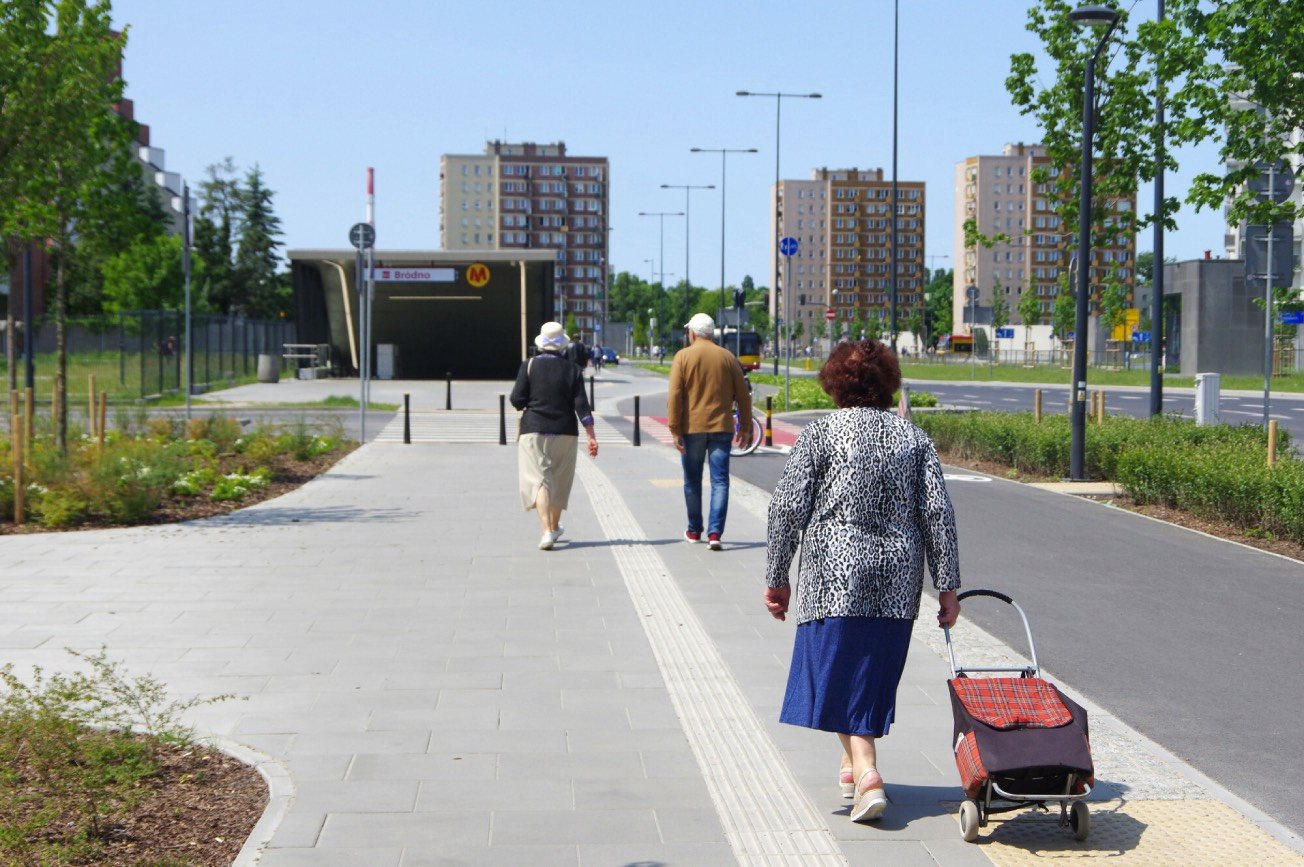Prezydent Andrzej Duda podpisał ustawę wprowadzającą "czternastki" na stałe.