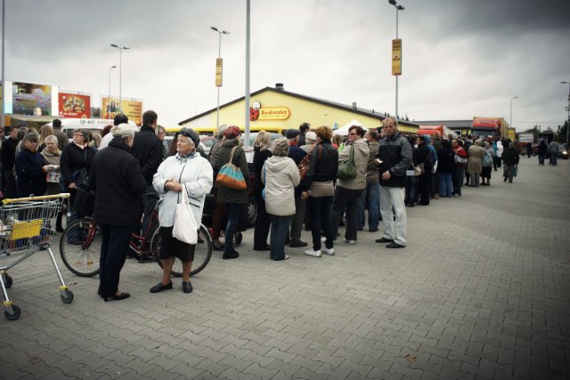 Tradycyjnie już z bliźniaczymi akcjami ruszył Lidl („Zrób to sam z Lidlem”) i Biedronka („Warszat w Twoich rękach”)