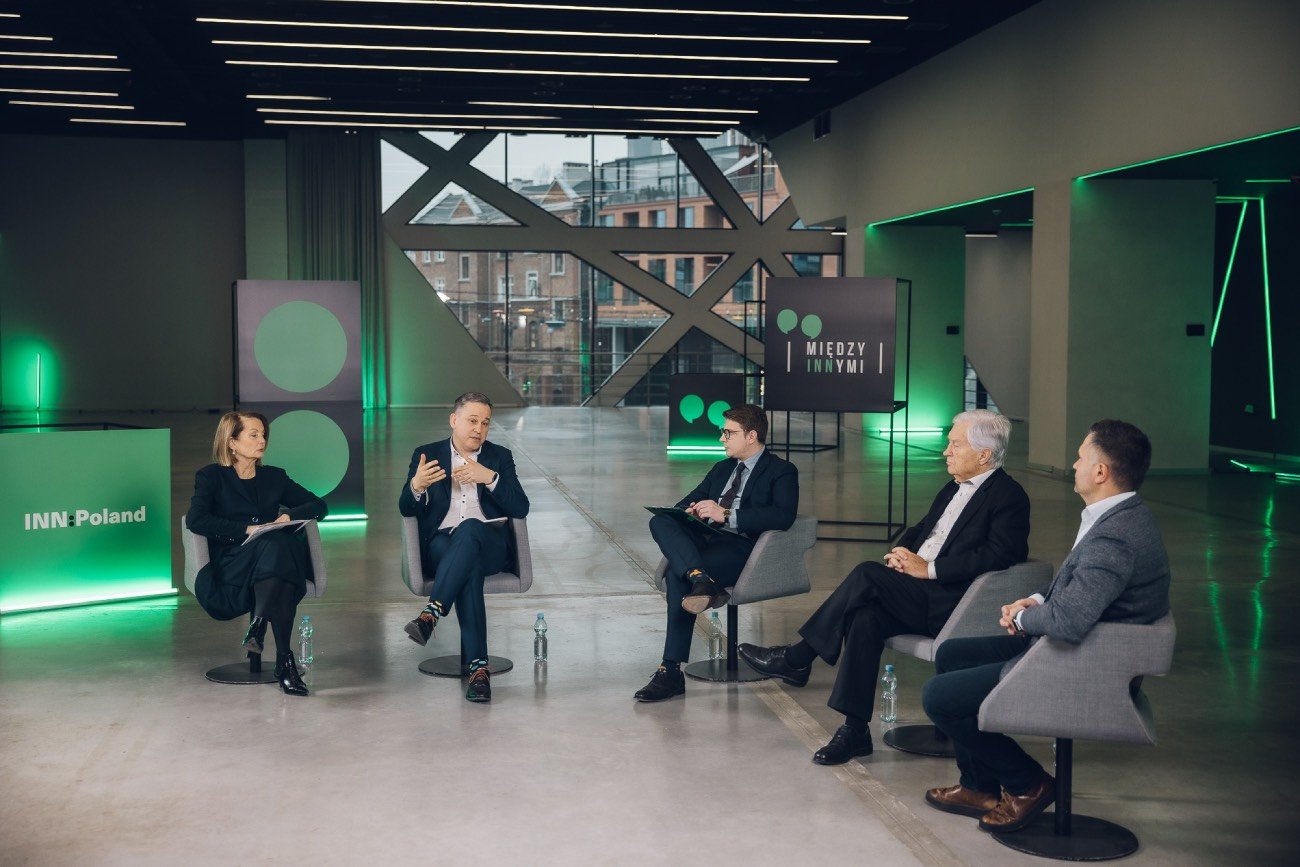 Debata ekonomiczna INNPoland.pl "Między INNymi". Jej tematem była "Polska w kryzysie?"