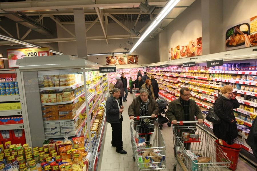 Sieci dyskontowe mają już trzecią część rynku handlu w Polsce, choć liczą sobie w sumie zaledwie 4000 sklepów.