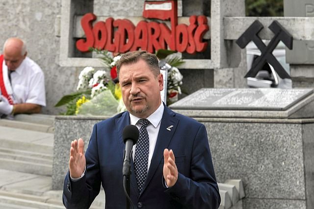 Piotr Duda, szef NSZZ "Solidarność" uważa, że zróżnicowanie wieku emerytalnego to nie dyskryminacja, tylko przywilej