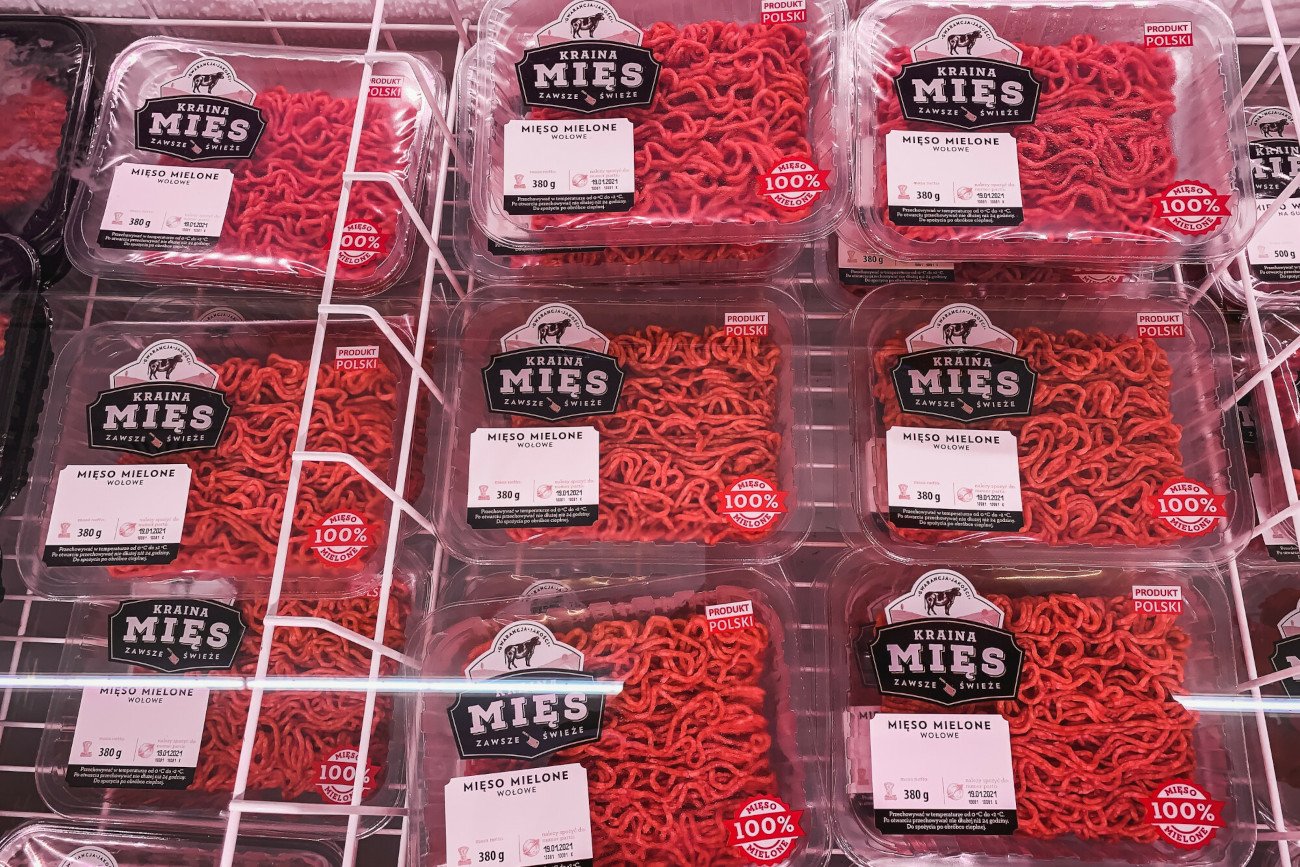 Biedronka zmieniła materiał wykonania opakowań mięsa wieprzowego