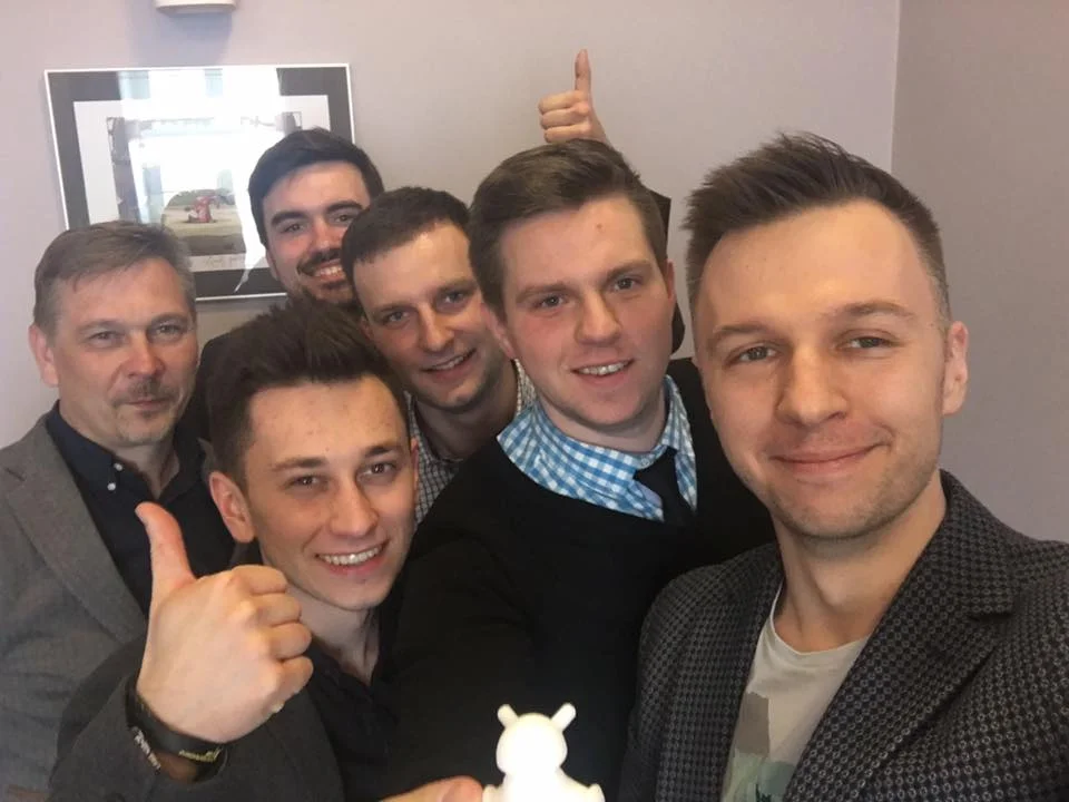 Zespół Photona po podpisaniu umowy