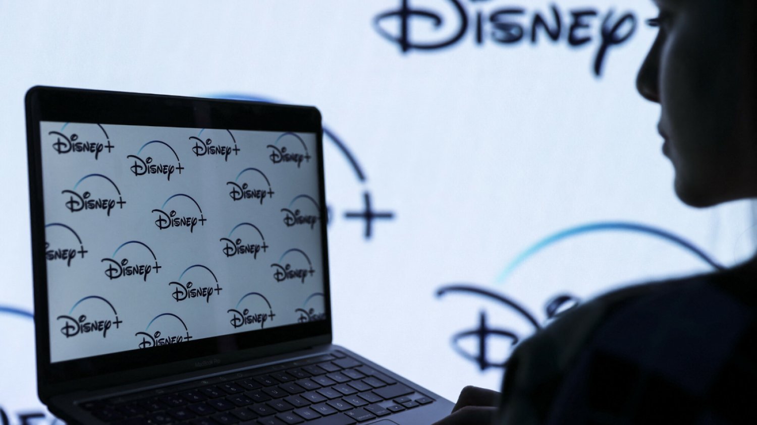 Disney+ podnosi ceny za dodatkowego użytkownika konta