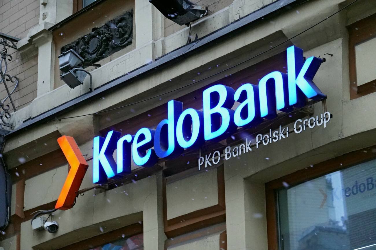 Szyld ukraińskiego banku Kredobank