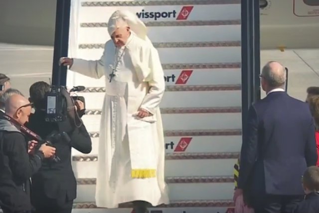 Papież Franciszek rozpoczął swoją wizytę w Irlandii