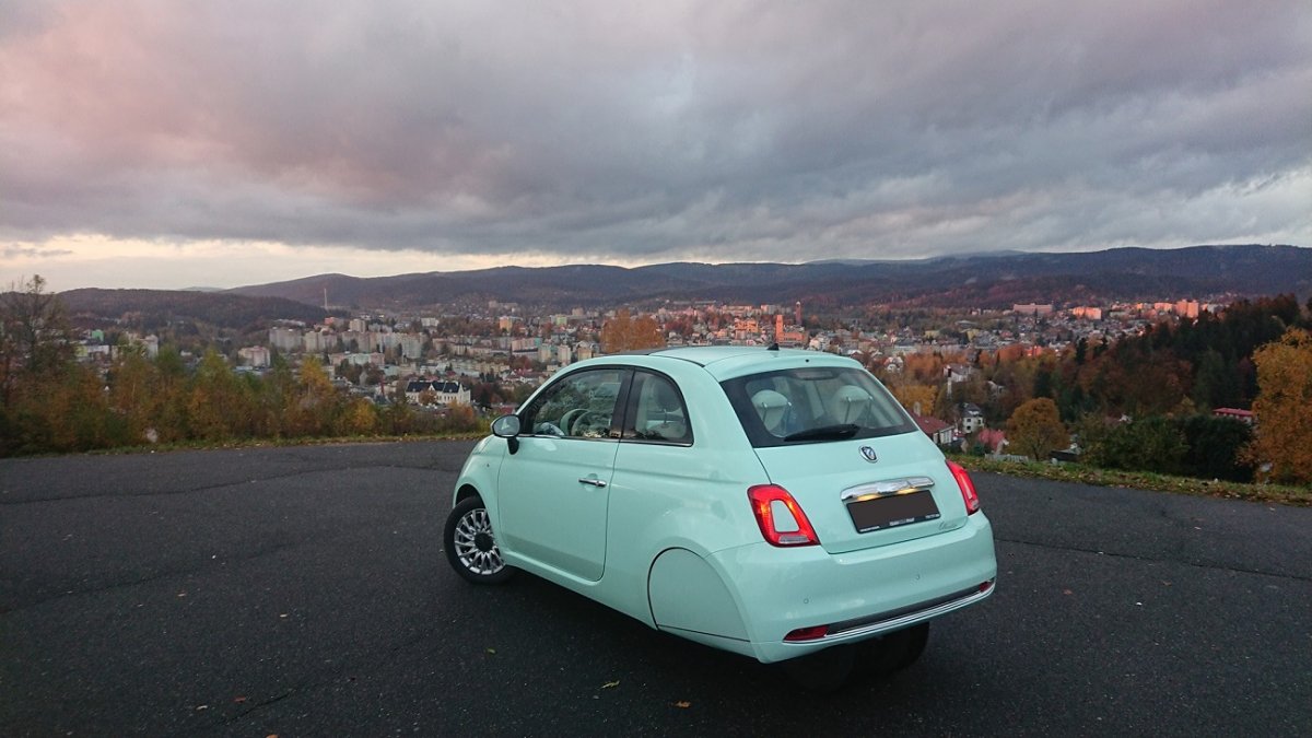 Oto samochód na trzech kołach. Powstał z myślą o nastoletnich miłośnikach motoryzacji