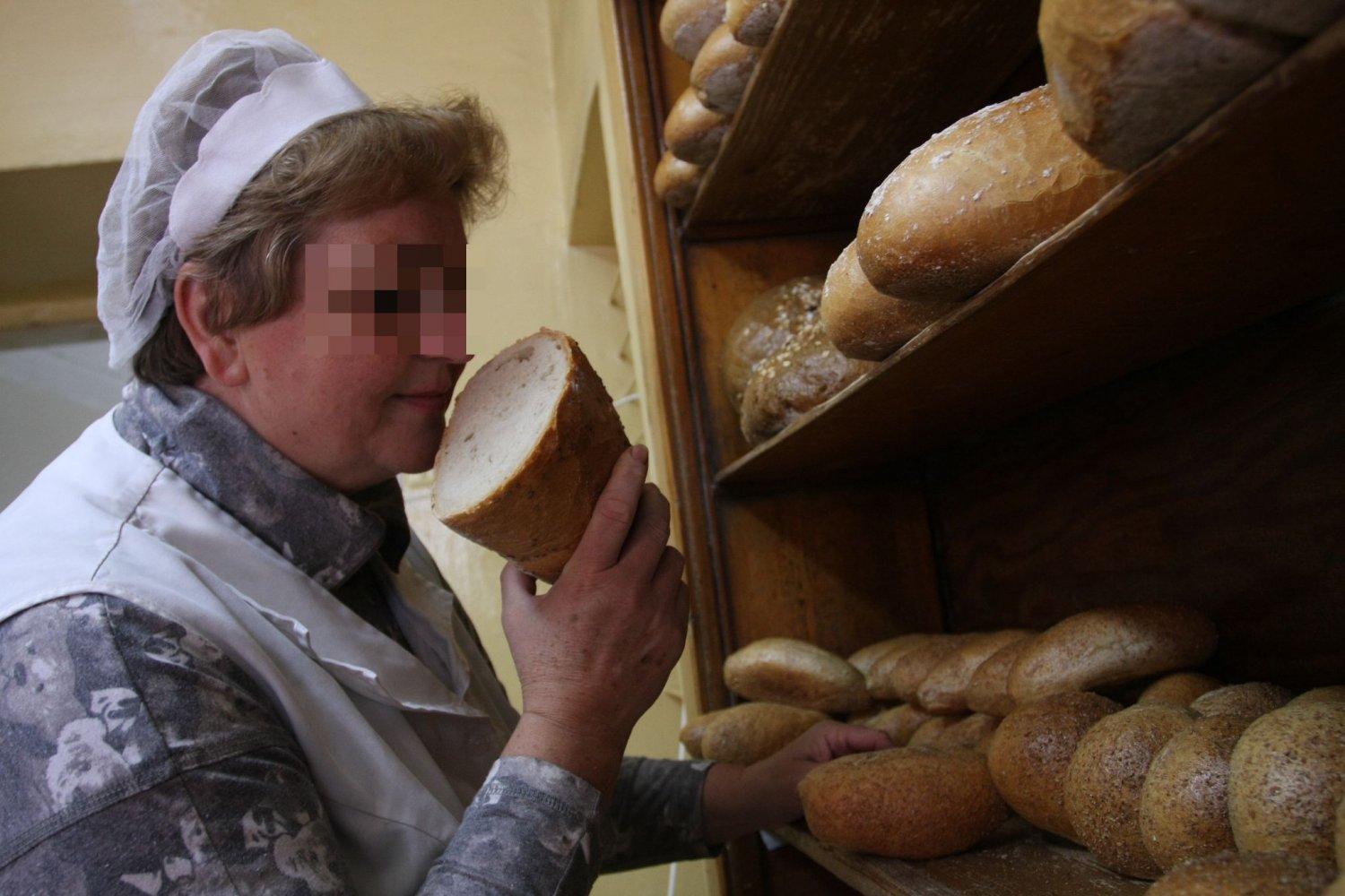 Pieczywo wypiekane tradycyjnie jest lepsze od mrożonego? Najnowsze badania Instytutu Żywności i Żywienia pokazują, że różnic między nimi nie ma.