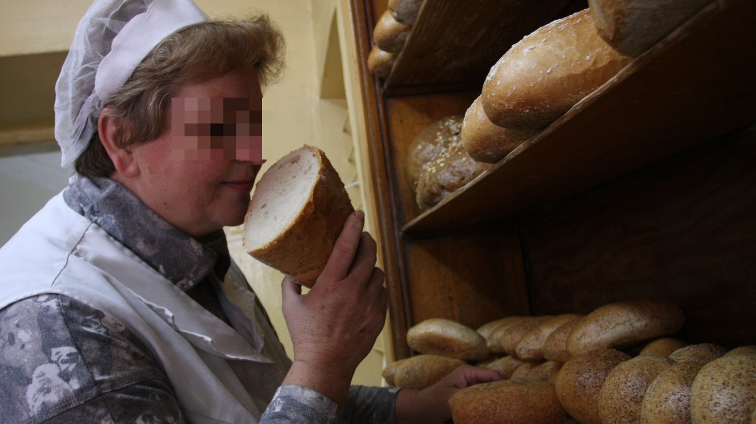 Pieczywo wypiekane tradycyjnie jest lepsze od mrożonego? Najnowsze badania Instytutu Żywności i Żywienia pokazują, że różnic między nimi nie ma.