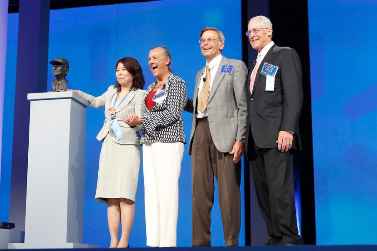 Waltonowie pozostają najbogatszą rodziną na świecie.