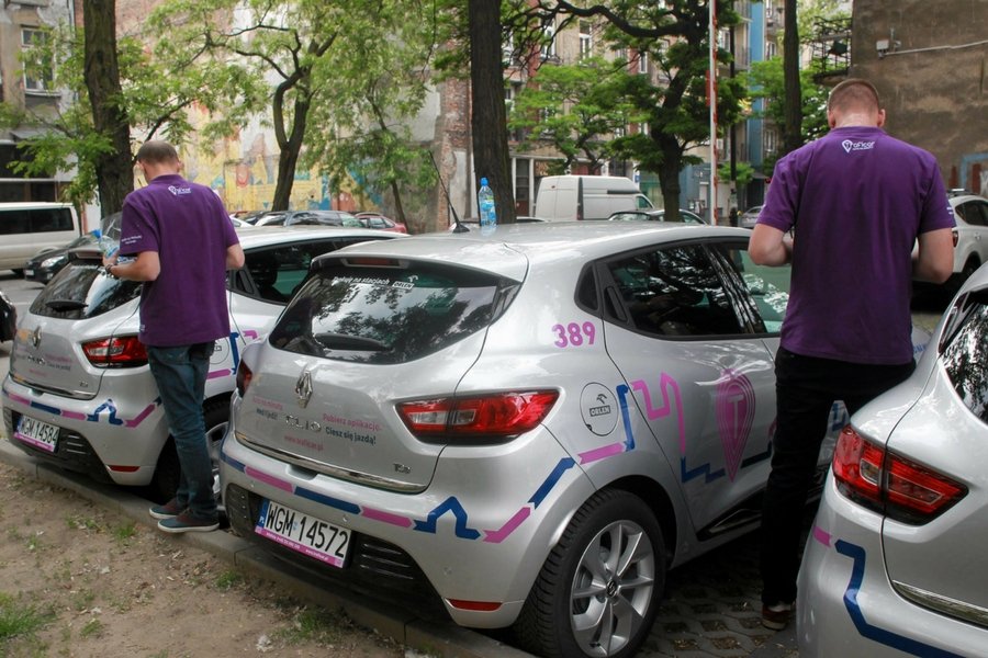 W Warszawie rywalizują już ze sobą firmy Traficar, 4Mobility, a wkrótce być może Panek i innogy.