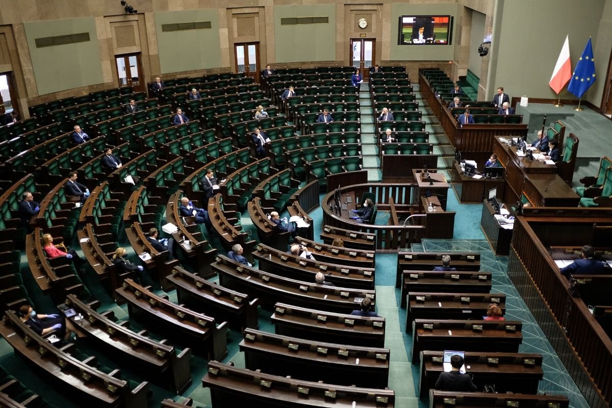 Sejm przyjął nieaktualną już na starcie ustawę budżetową na 2020 rok. Przy okazji odrzucił poprawki Senatu, przyznające m.in. 1,9 mld zł na leczenie onkologiczne.