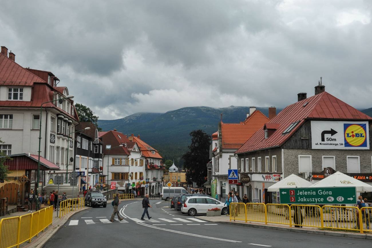 Praca w wakacje. Dyskont rekrutuje do turystycznych miejscowości.