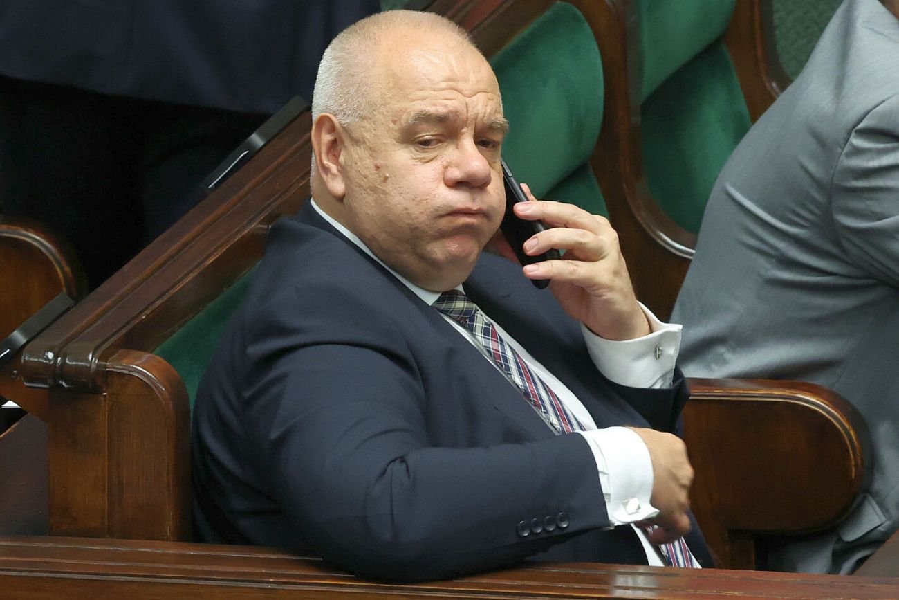 Najlepszym sposobem na osiągnięcie celu przeciwnego do zakładanego jest danie tej sprawy Sasinowi.