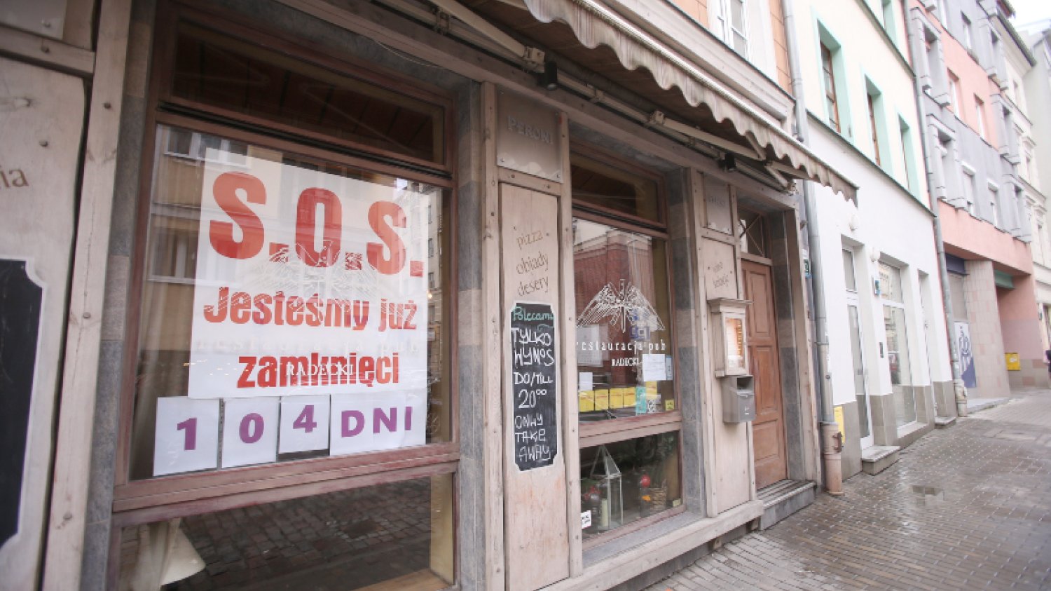 Rząd chce pomóc gastronomii, ale czy nie jest już za późno?