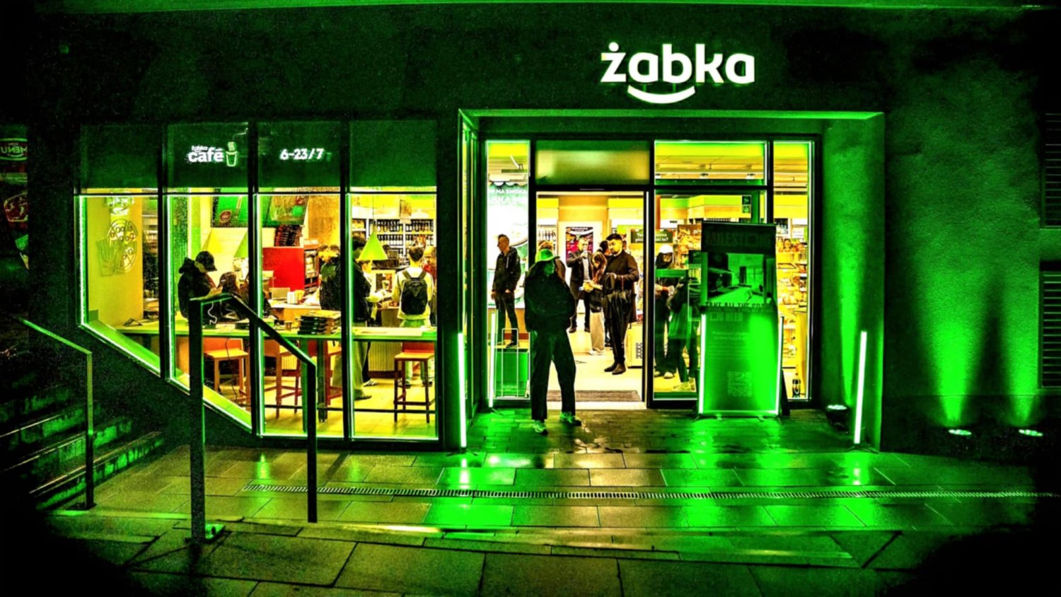 Żabka Jush z wielką kampanią marketingową. Bohaterzy – kurierzy przylecą jednak tylko do wybranych