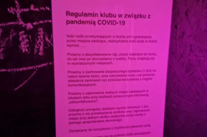 Regulamin jest dość standardowy w czasach Covid-19.