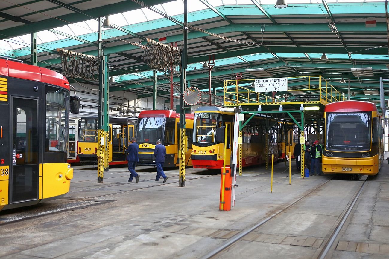 Droga energia zabija publiczny transport