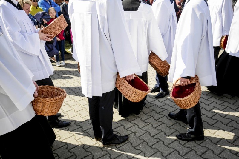 Roczne obroty Kościoła rzymskokatolickiego w Polsce mogą sięgać nawet 17 mld zł.