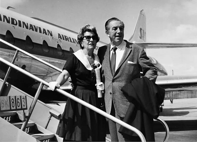 Jedna z miejskich legend głosi, że Walt Disney kazał zamrozić swoje ciało po śmierci.