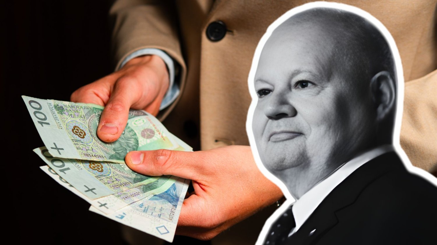 prezes NBP Adam Glapiński na tle rąk mężczyzny trzymającego plik banknotów