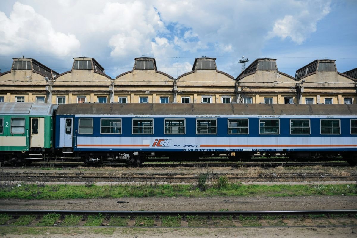 90 proc. wagonów PKP Intercity na ponad 26 lat.