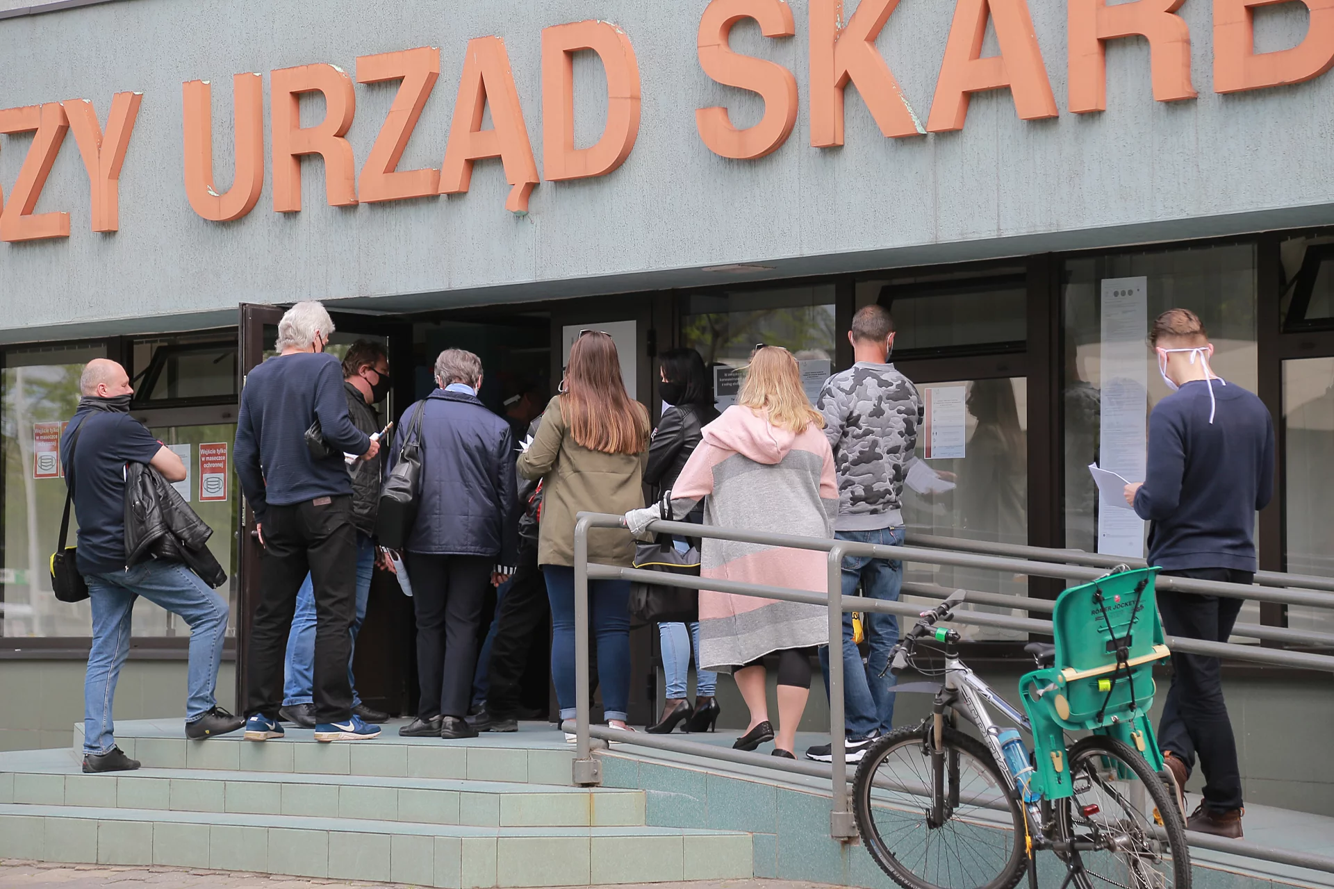 Kontrole skarbowe zaczynają działać w normalnym trybie. Nie cieszy to przedsiębiorców, którzy zmagają się ze skutkami kryzysu gospodarczego.