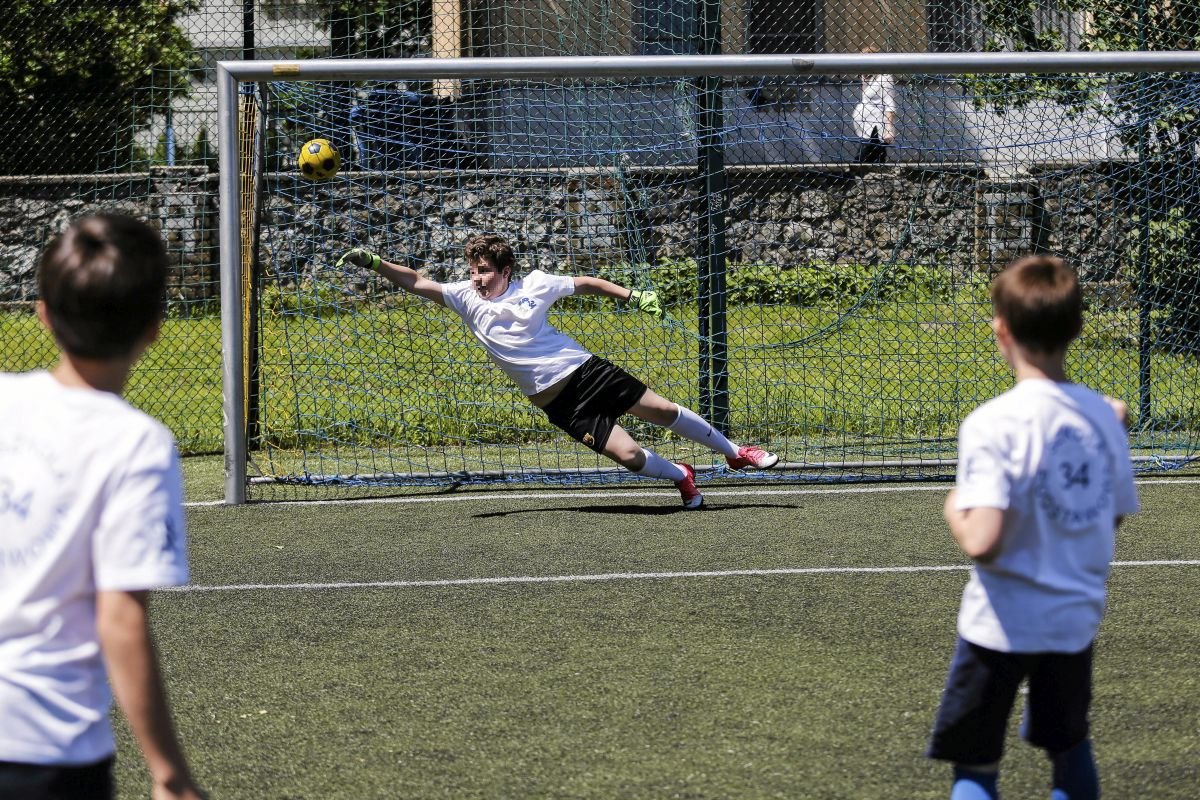 Liczba Polaków regularnie uprawiających sport niestety ciągle spada.