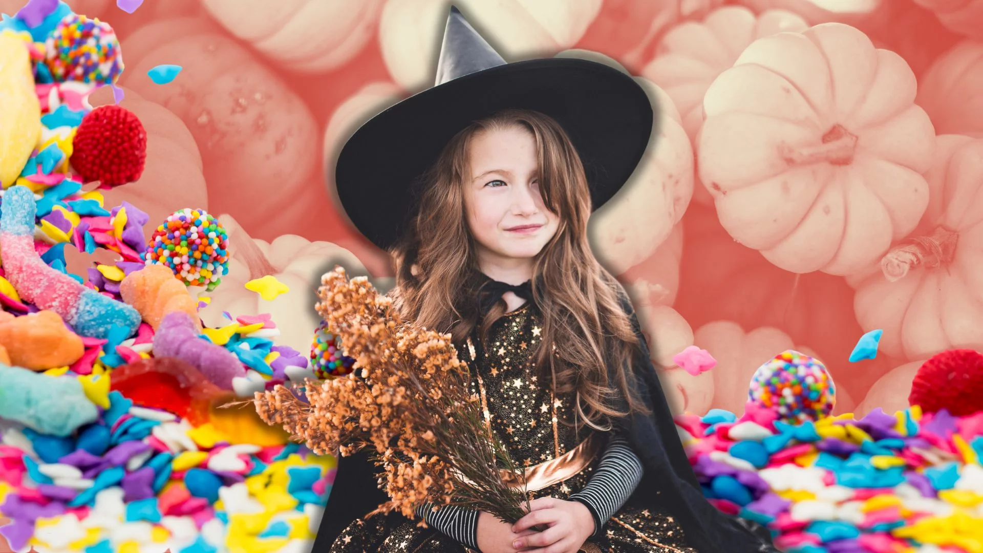 Dziewczynka w stroju czarownicy na tle cukierków i dyń. Sprawdzamy po paragonach, czy Halloween staje się coraz popularniejsze w Polsce.