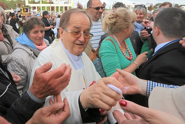 Toruński zakonnik ma 10 mln zł oszczędności, ale zarabia głównie dzięki darczyńcom