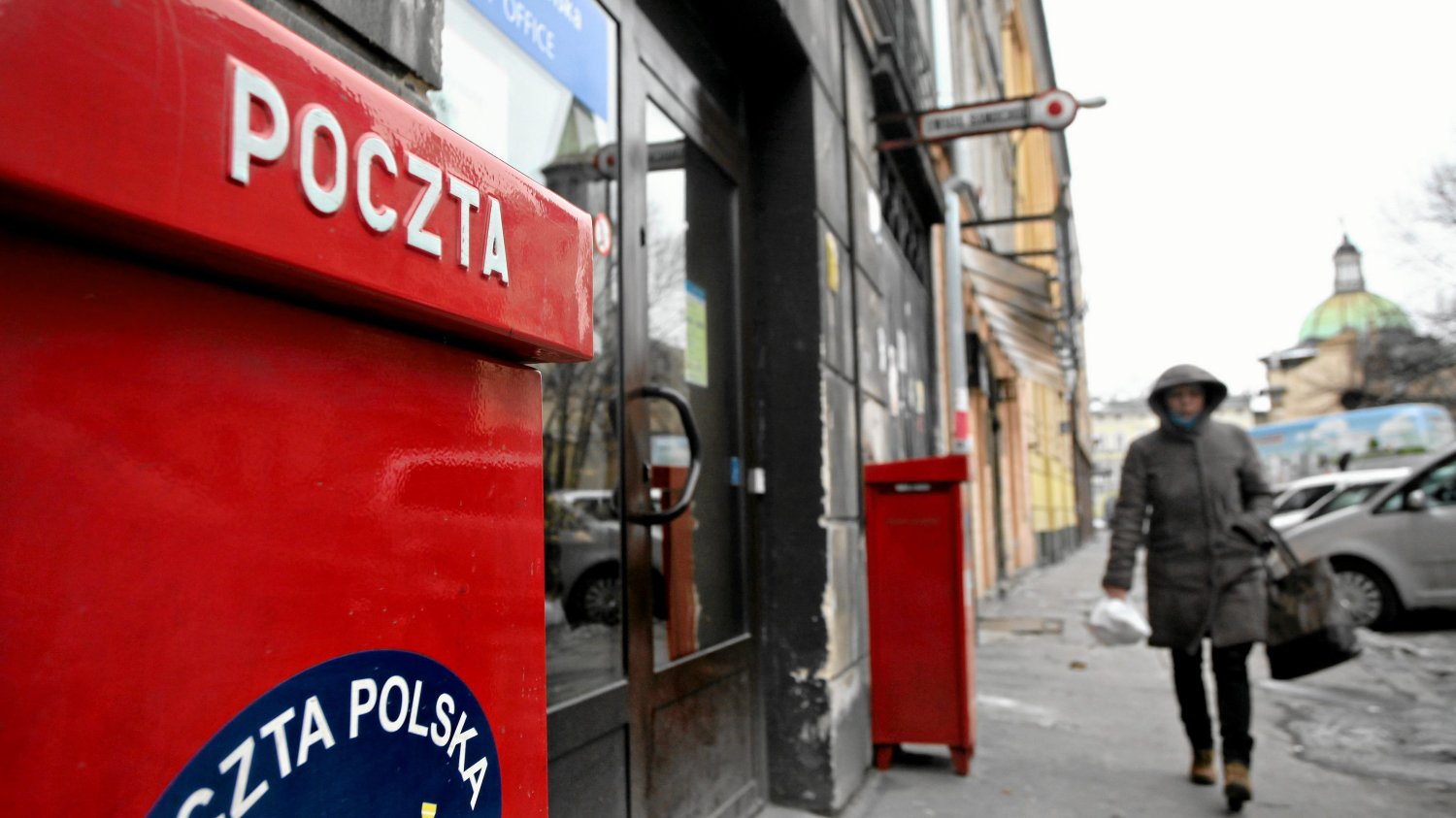 Poczta Polska stawia na własne paczkomaty.