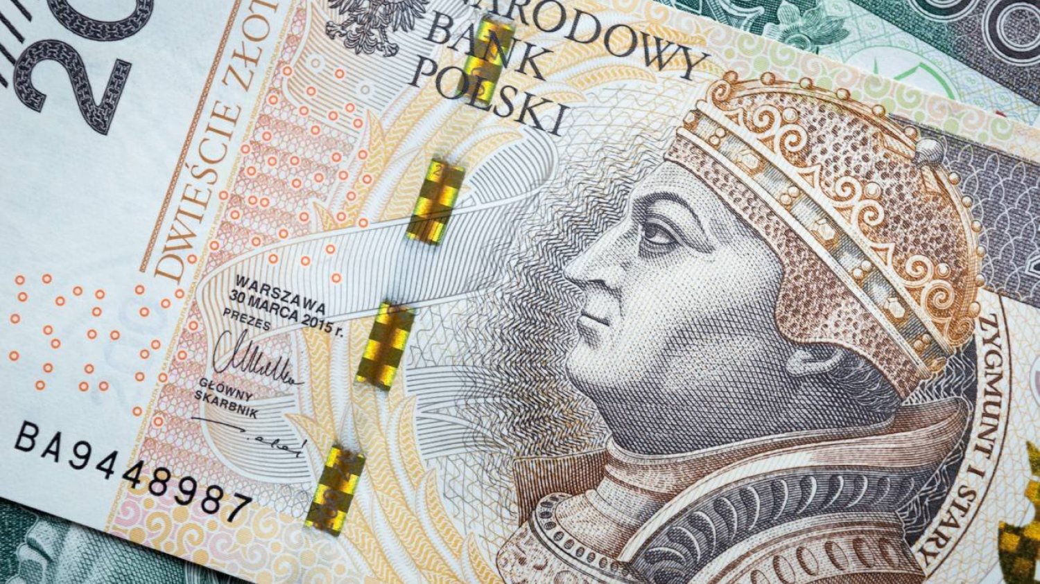 Złoty wciąż traci w porównaniu do pozostałych głównych walut