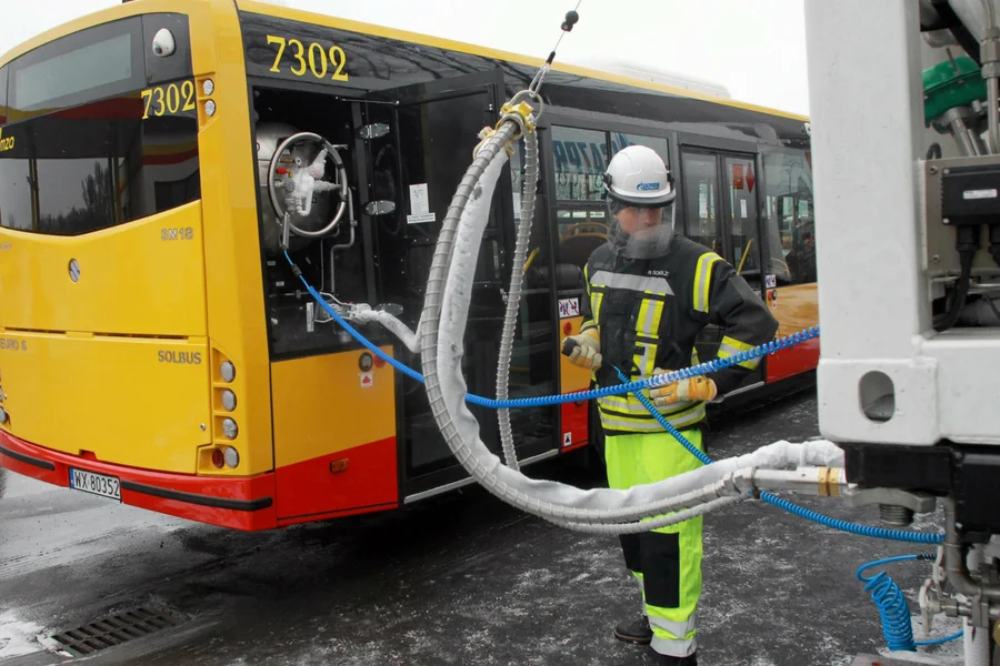 Kierowcy są zobowiązani do przestrzegania kart drogowych i limitów zużycia paliwa.