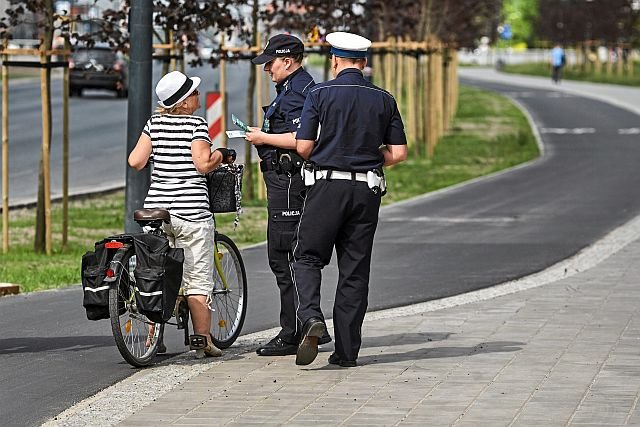 Co roku rowerzyści uczestniczą w ponad 4000 wypadków. Często ich przyczyną jest nieznajomość przepisów.