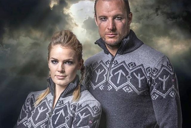 Swetry norweskich narciarzy z nordyckimi runami. Strzałka widoczna na piersi jest używana przez środowiska neonazistowskie.