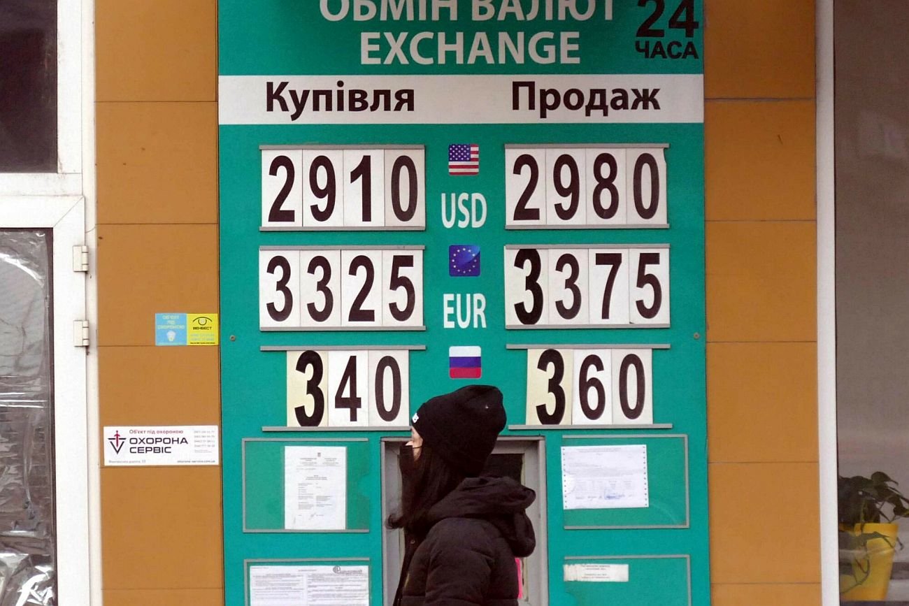 Wojna mocno osłabi ukraińską gospodarkę - przestrzegają ekonomiści