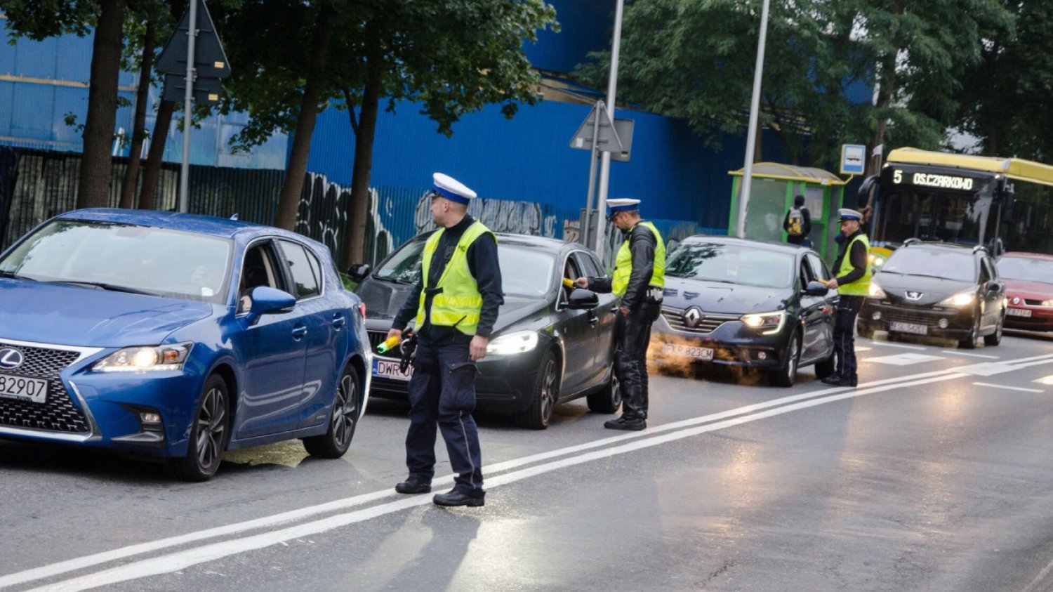 Nowe przepisy uderzą w właścicieli aut. Jeśli zapomną wykupić OC, zapłacą gigantyczną karę.